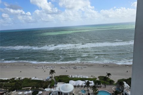 Condo in Sunny Isles Beach, Florida  № 1956050 - photo 5