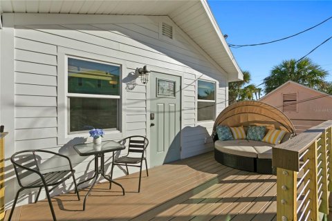 House in Indian Rocks Beach, Florida 1 bedroom, 50.54 sq.m. № 2211395 - photo 18
