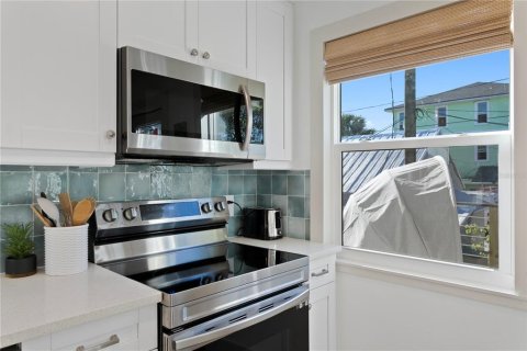 House in Indian Rocks Beach, Florida 1 bedroom, 50.54 sq.m. № 2211395 - photo 19