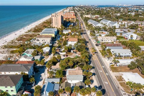 House in Indian Rocks Beach, Florida 1 bedroom, 50.54 sq.m. № 2211395 - photo 30