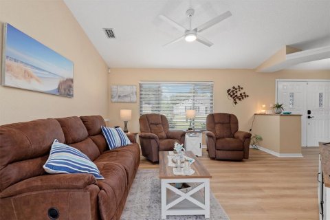 Villa ou maison à vendre à Punta Gorda, Floride: 3 chambres, 165.37 m2 № 2205098 - photo 12
