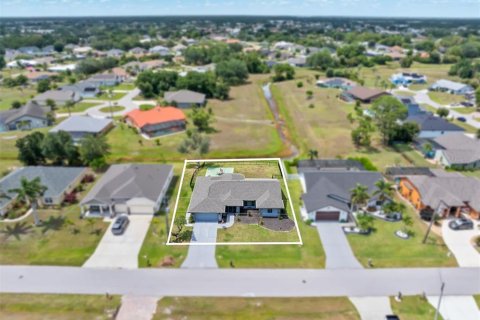 Villa ou maison à vendre à Punta Gorda, Floride: 3 chambres, 165.37 m2 № 2205098 - photo 2