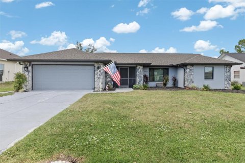 House in Punta Gorda, Florida 3 bedrooms, 165.37 sq.m. № 2205098