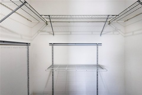 Casa en venta en Miami, Florida, 3 dormitorios, 150.87 m2 № 1809863 - foto 20