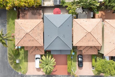 Casa en venta en Miami, Florida, 3 dormitorios, 150.87 m2 № 1809863 - foto 24
