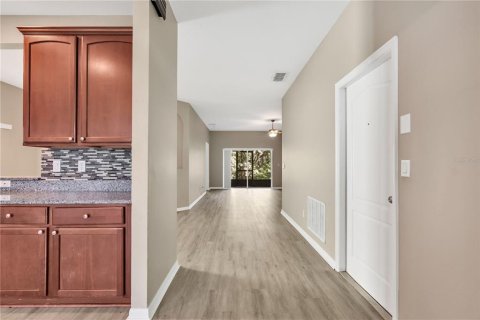 Villa ou maison à louer à Kissimmee, Floride: 3 chambres, 143.07 m2 № 2430911 - photo 6