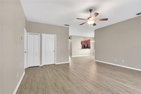 Villa ou maison à louer à Kissimmee, Floride: 3 chambres, 143.07 m2 № 2430911 - photo 13