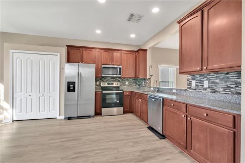 Villa ou maison à louer à Kissimmee, Floride: 3 chambres, 143.07 m2 № 2430911 - photo 3