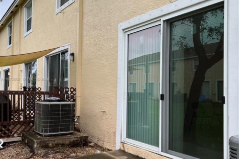 Adosado en alquiler en Tamarac, Florida, 3 dormitorios, 131.64 m2 № 2033201 - foto 28