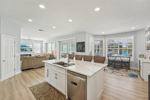 House in Saint Petersburg, Florida 6 bedrooms, 355.72 sq.m. № 1650761 - photo 19