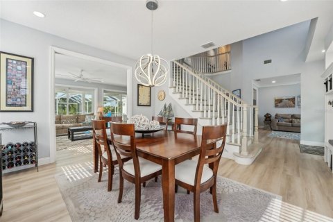 House in Saint Petersburg, Florida 6 bedrooms, 355.72 sq.m. № 1650761 - photo 13