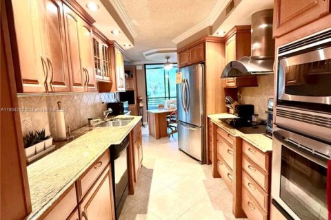 Condominio en venta en Hollywood, Florida, 2 dormitorios, 139.35 m2 № 1892645 - foto 1