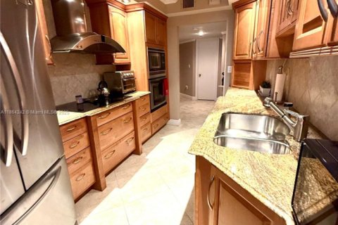 Condominio en venta en Hollywood, Florida, 2 dormitorios, 139.35 m2 № 1892645 - foto 2
