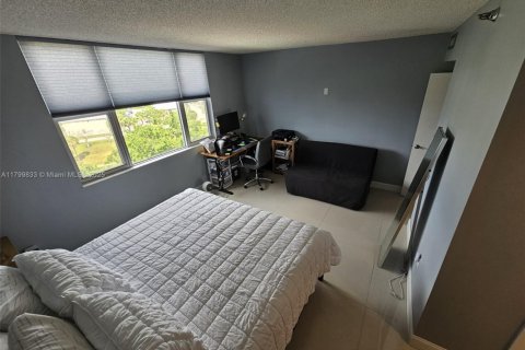 Condo in Hollywood, Florida, 1 bedroom  № 1696464 - photo 20