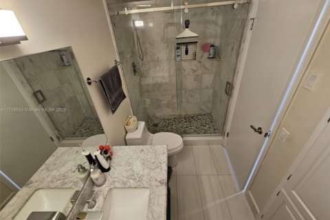Condo in Hollywood, Florida, 1 bedroom  № 1696464 - photo 27