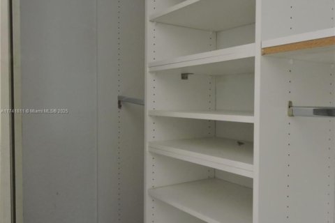 Townhouse in Davie, Florida 3 bedrooms, 153.66 sq.m. № 1707608 - photo 29