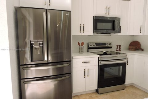 Townhouse in Davie, Florida 3 bedrooms, 153.66 sq.m. № 1707608 - photo 15