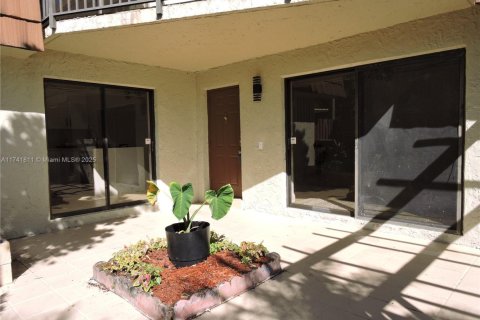 Townhouse in Davie, Florida 3 bedrooms, 153.66 sq.m. № 1707608 - photo 5