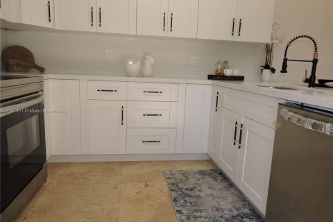 Townhouse in Davie, Florida 3 bedrooms, 153.66 sq.m. № 1707608 - photo 13
