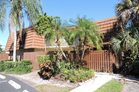 Townhouse in Davie, Florida 3 bedrooms, 153.66 sq.m. № 1707608 - photo 1