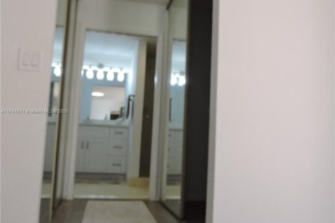 Townhouse in Davie, Florida 3 bedrooms, 153.66 sq.m. № 1707608 - photo 28