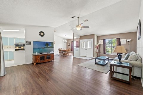 House in Spring Hill, Florida 2 bedrooms, 154.4 sq.m. № 1831997 - photo 7