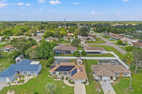 House in Spring Hill, Florida 2 bedrooms, 154.4 sq.m. № 1831997 - photo 2