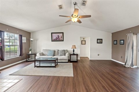 House in Spring Hill, Florida 2 bedrooms, 154.4 sq.m. № 1831997 - photo 6