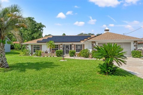 House in Spring Hill, Florida 2 bedrooms, 154.4 sq.m. № 1831997 - photo 1