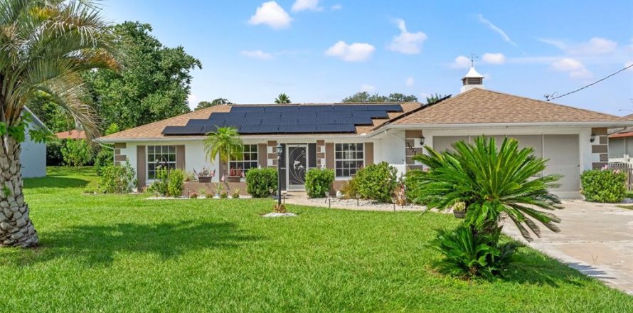 House in Spring Hill, Florida 2 bedrooms, 154.4 sq.m. № 1831997