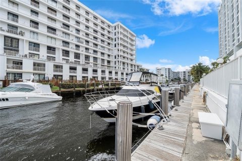 Condo in Fort Lauderdale, Florida, 2 bedrooms  № 2174285