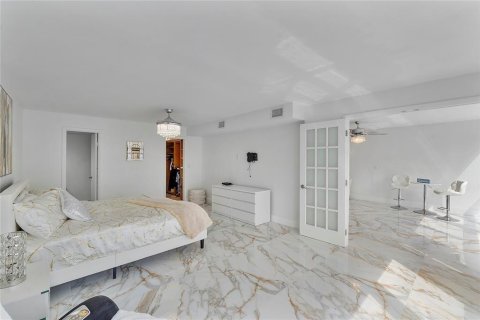 Condo in Fort Lauderdale, Florida, 2 bedrooms № 2174285 - photo 8