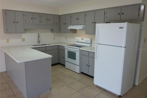 Commercial property in Lakeland, Florida 2 bedrooms, 150.5 sq.m. № 2229489 - photo 2