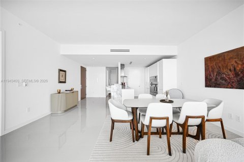 Condominio en venta en Bal Harbour, Florida, 1 dormitorio, 151.62 m2 № 2001629 - foto 10