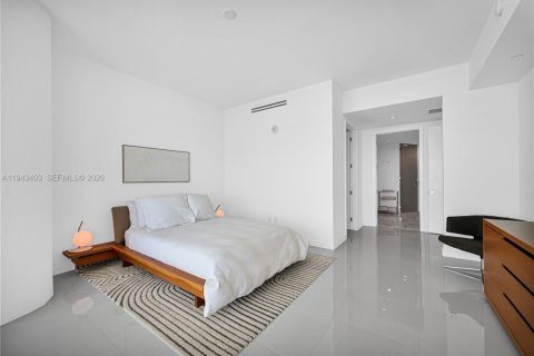 Condominio en venta en Bal Harbour, Florida, 1 dormitorio, 151.62 m2 № 2001629 - foto 17