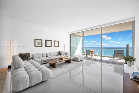 Condominio en venta en Bal Harbour, Florida, 1 dormitorio, 151.62 m2 № 2001629 - foto 5