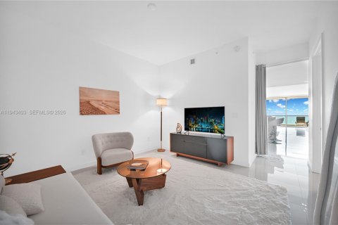 Condominio en venta en Bal Harbour, Florida, 1 dormitorio, 151.62 m2 № 2001629 - foto 24