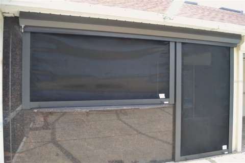 House in Cape Coral, Florida 3 bedrooms, 121.61 sq.m. № 1657569 - photo 10