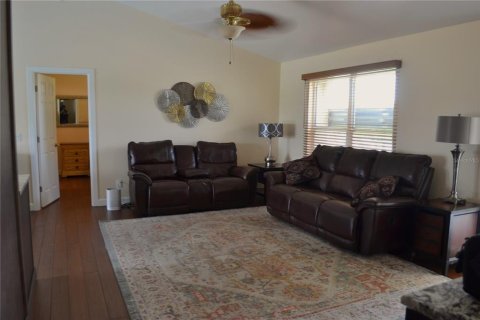 House in Cape Coral, Florida 3 bedrooms, 121.61 sq.m. № 1657569 - photo 11
