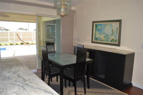 House in Cape Coral, Florida 3 bedrooms, 121.61 sq.m. № 1657569 - photo 13