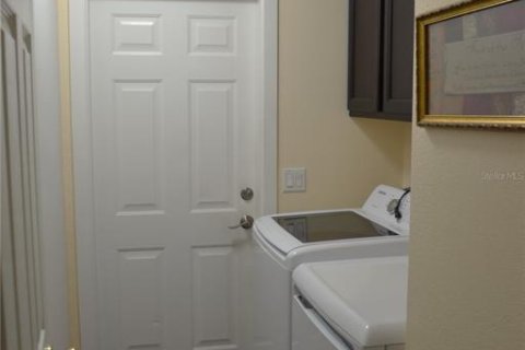 House in Cape Coral, Florida 3 bedrooms, 121.61 sq.m. № 1657569 - photo 29