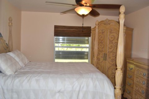 House in Cape Coral, Florida 3 bedrooms, 121.61 sq.m. № 1657569 - photo 21