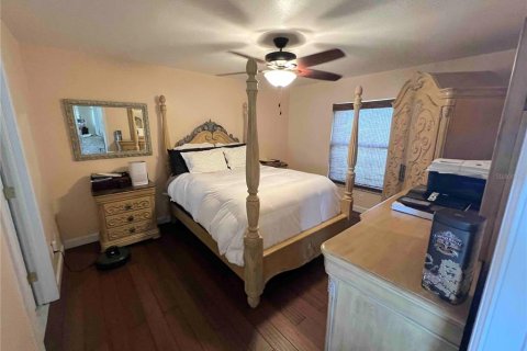 House in Cape Coral, Florida 3 bedrooms, 121.61 sq.m. № 1657569 - photo 20