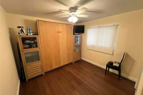 House in Cape Coral, Florida 3 bedrooms, 121.61 sq.m. № 1657569 - photo 30
