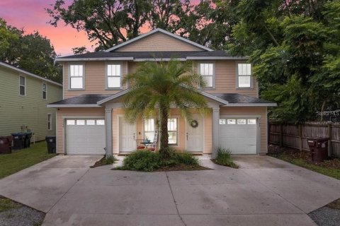 Commercial property in Orlando, Florida 6 bedrooms, 283.44 sq.m. № 2102706