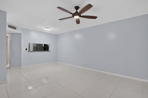 Condominio en venta en Margate, Florida, 2 dormitorios, 75.72 m2 № 2176859 - foto 16