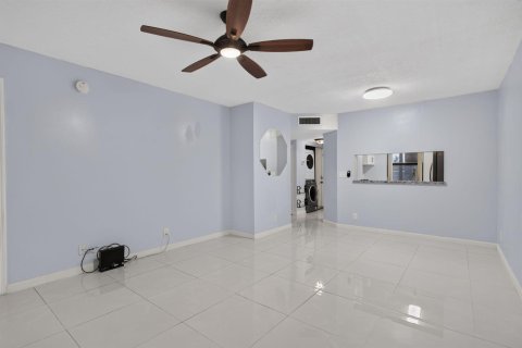 Condominio en venta en Margate, Florida, 2 dormitorios, 75.72 m2 № 2176859 - foto 15
