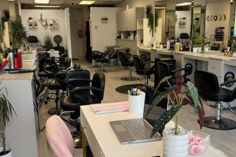 Propiedad comercial en venta en Pompano Beach, Florida № 1812074 - foto 5