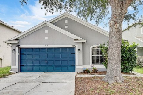 House in New Port Richey, Florida 3 bedrooms, 131.18 sq.m. № 1774051 - photo 1