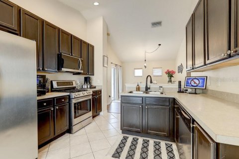 House in New Port Richey, Florida 3 bedrooms, 131.18 sq.m. № 1774051 - photo 4